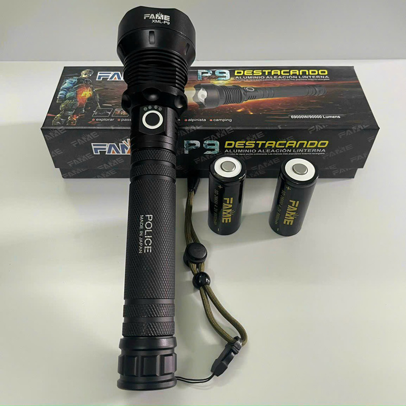 Đèn pin siêu sáng Police XML-P9 chính hãng độ sáng 4000lumen Đèn pin siêu sáng Police XML-P9 chính hãng độ sáng 4000lumen