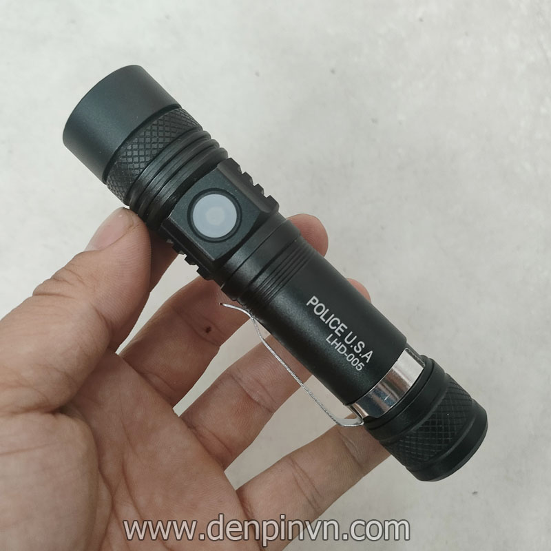 /files/sanpham/473/1/jpg/den-pin-sieu-sang-police-usa-005-led-xml-t6.jpg